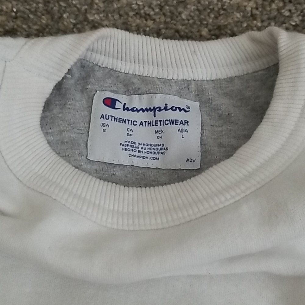 Champion sweatshirt - Picture 2 of 2